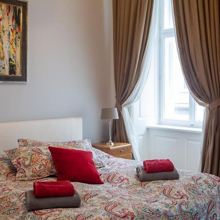 Stilvolles Apartment In Zentraler Lage Вена Экстерьер фото